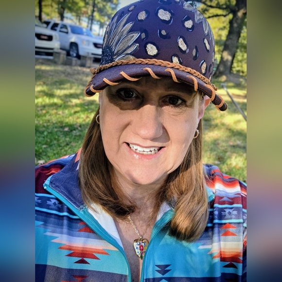 Meet your Posher, Janet - Picture 1 of 1